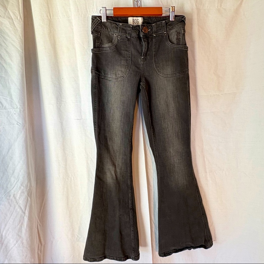 BDG Tiana Low-Rise Flare Jean / Size 24 / Urban Outfitters